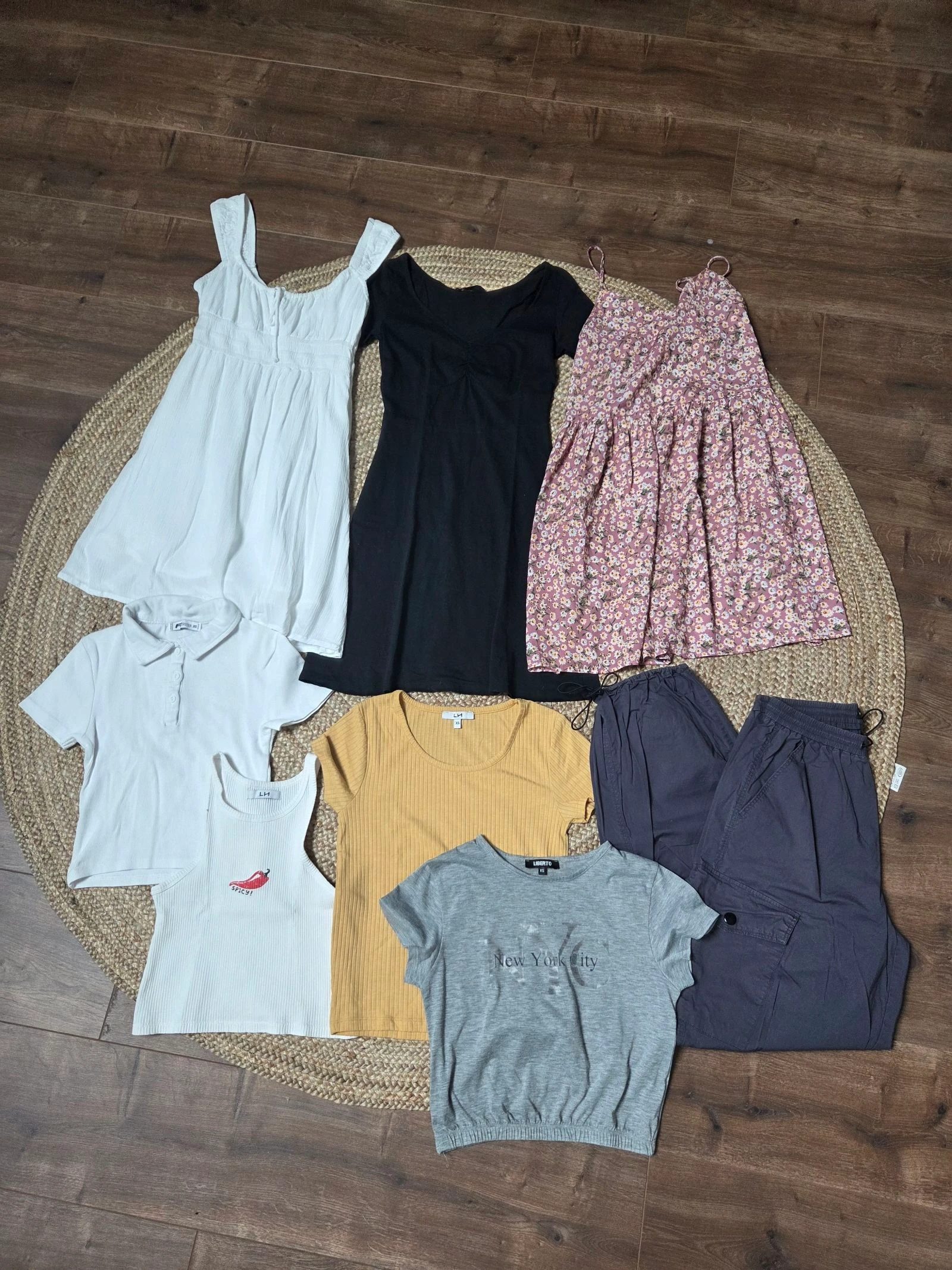 Lot vêtements été XS robes t-shirt 